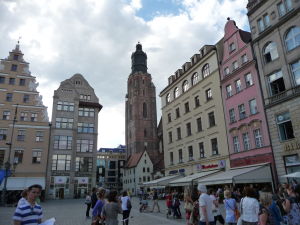 Trhové námestie a veža Chrámu sv. Alžbety