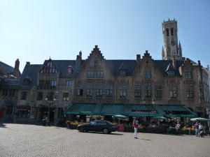 Námestie Burg a zvonica Belfort