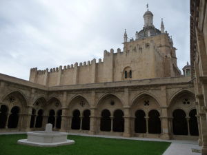 Coimbra - Ambit a nádvorie Starej katedrály