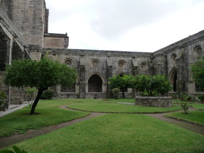Záhradka v ambite katedrály