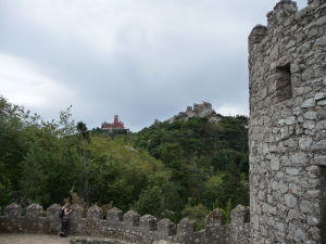 Hradby a v diaľke palác Pena