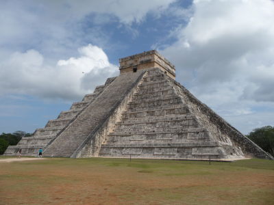 El Castillo - Kukulkánov chrám - Najznámejšia pyramída Chichén Itzá a "nový" div sveta
