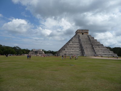 El Castillo - Kukulkánov chrám - Najznámejšia pyramída Chichén Itzá a "nový" div sveta