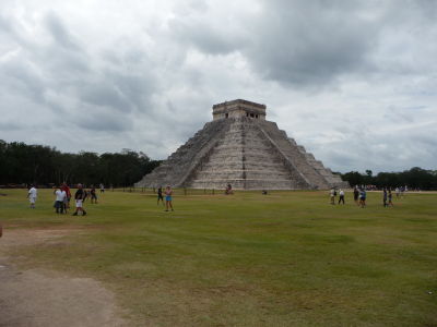 El Castillo - Kukulkánov chrám - Najznámejšia pyramída Chichén Itzá a "nový" div sveta