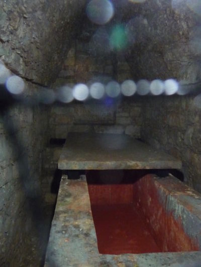 Chrám Červenej kráľovnej (El Templo de la Reina Roja) v Palenque, taktiež označovaný ako chrám číslo 13 (XIII) - chrám je pomenovaný podľa červeného sarkofágu, v ktorom boli nájdené pozostatky mayskej aristokratky