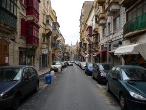V uliciach Valletty - Typické balkóny