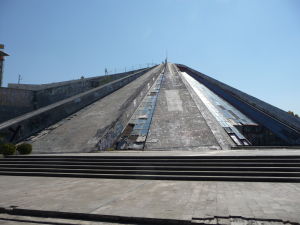 Pyramída