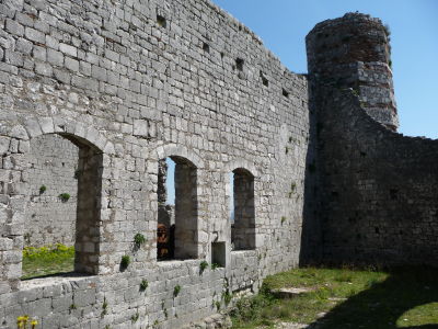 Niekdajšia mešita s jedným minaretom, predtým kostol