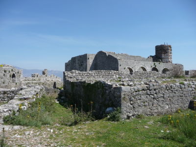 Niekdajšia mešita s jedným minaretom, predtým kostol