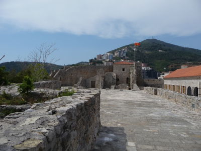 Na hradbách citadely v Budve