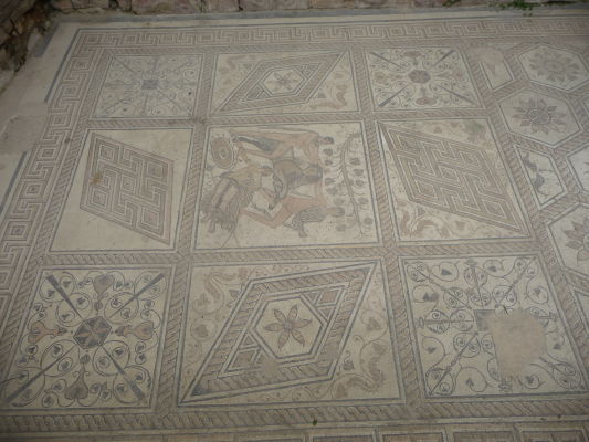 Rímska mozaika "Potrestanie Dirké" v Pule