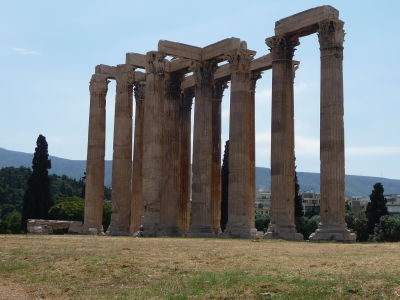 Chrám Olympského Dia - Olympieion - Bol najväčším antickým chrámom na svete