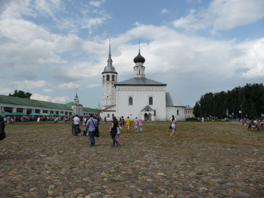 Trhové námestie v Suzdali a Chrám vzkriesenia