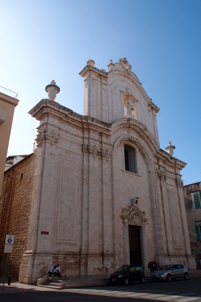 Katedrála Nanebovzatia Panny Márie (Cattedrale di Santa Maria Assunta) na bulvári Corso Dante Alighieri v Molfette