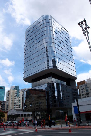 Avenida Paulista je lemovaná modernými výškovými budovami