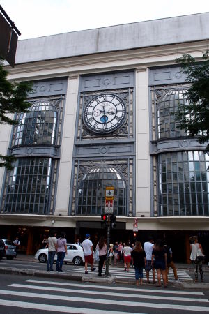 Moderný obchodný dom na Rua 13 de Maio - Hneď vedľa Avenida Paulista
