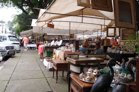 Trh na námestí Praça Benedito Calixto