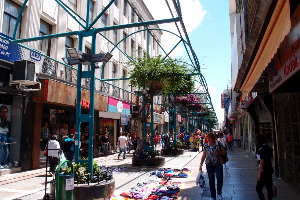 Nákupná ulička San Martín v Córdobe