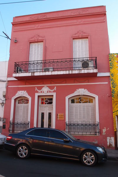Farebné domy vo štvrti Güemes v Córdobe