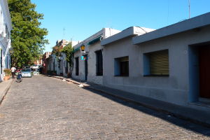 Ulica v centre historického mesta Colonia