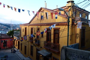 Farebné domy vo Valparaíse