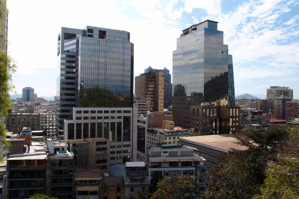 Pohľad na moderné Santiago z kopca Santa Lucía