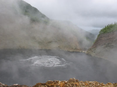 Vriace jazero - Boiling Lake - jazero plné termálnej vody na Dominike. Zdroj: Frimminjimbits.blogspot.com