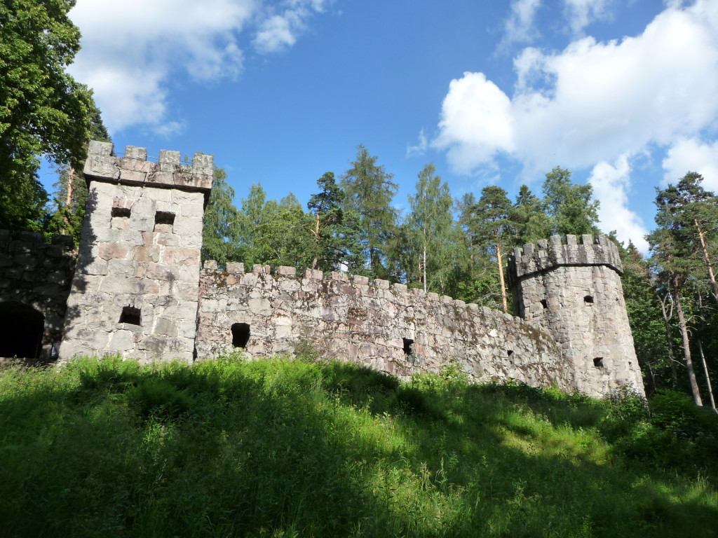 Granitový hrad v parku Aulanko v Hämeenlinne