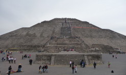 Pyramída Slnka v Teotihuacane