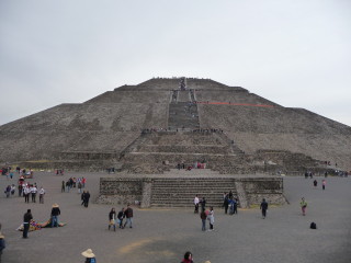 Pyramída Slnka v Teotihuacane