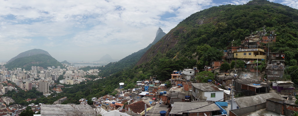 Pohľad na Rio z favely Santa Marta