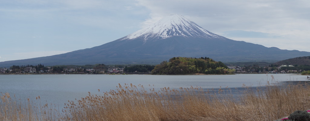 Sopka Fudži od jazera Kavaguči
