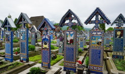 Veselý cintorín v Sapunke (Săpânțe)