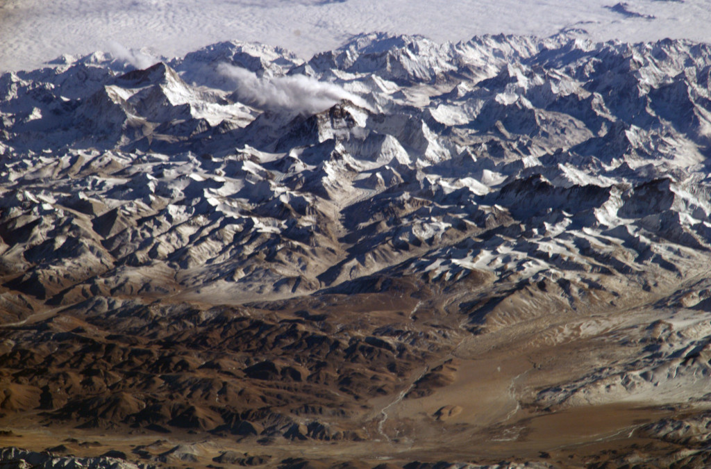 Himaláje (s Mt. Everestom) z vesmíru (zdroj: Wikipedia)