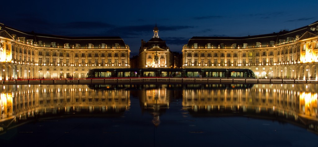 Námestie Place de la Bourse v Bordeaux (zdroj: Wikipedia)