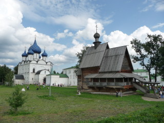 Drevený kostolík sv. Mikuláša a Kremeľ v Suzdali